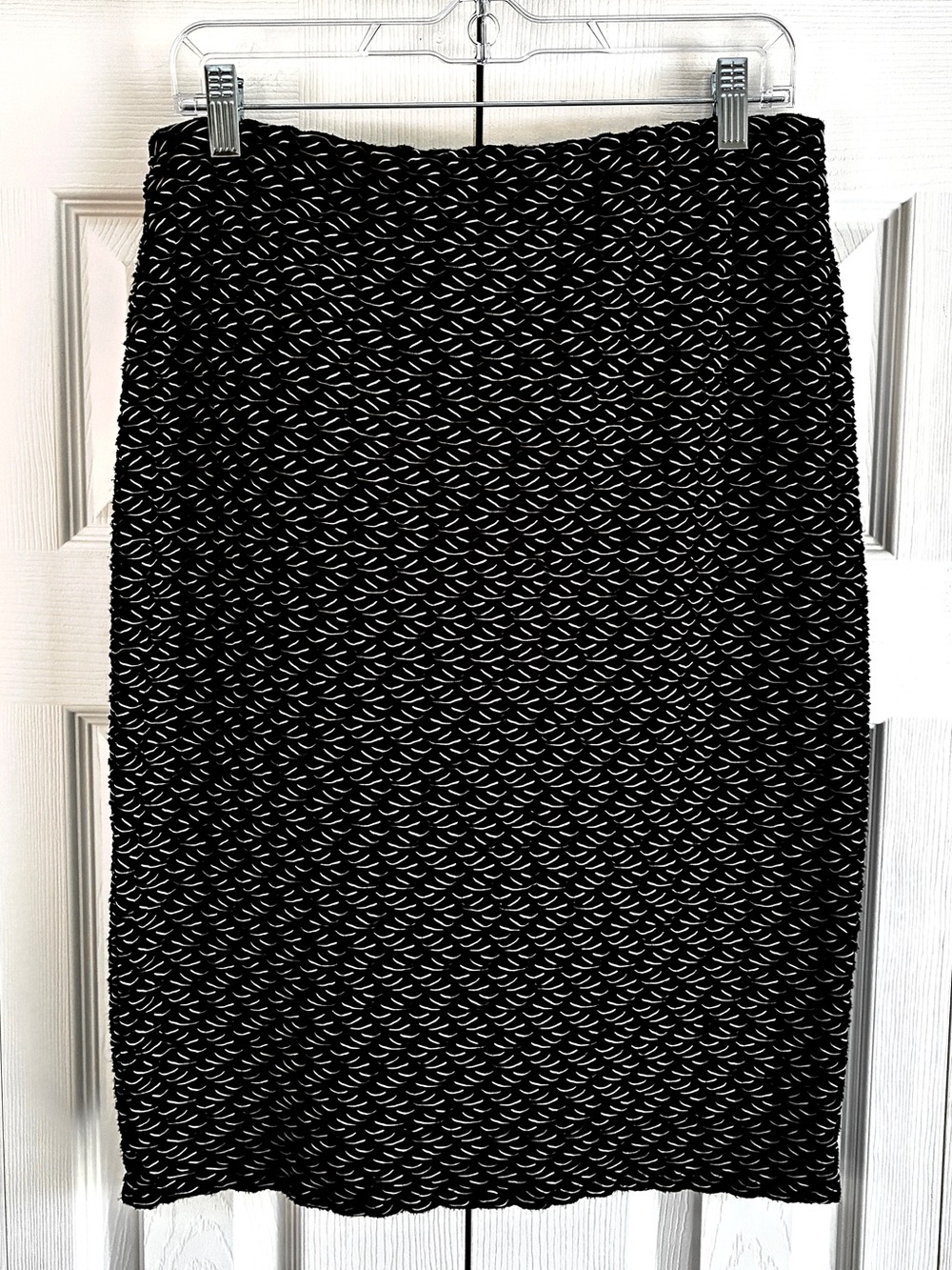 Vince Camuto Pencil Skirt M Black Textured Cocktail Parisian Quiet Luxury Office